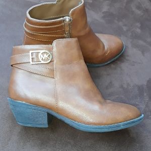 SZ 3 Youth MK Brown Ankle Boot with Gold MK logo on Buckle. Inside side zipper